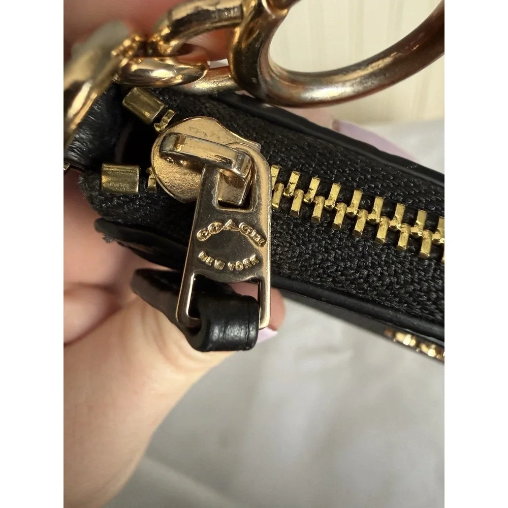 COACH Black Pebbled Leather Multi-Function Card Case Wallet Bag Charm Keychain